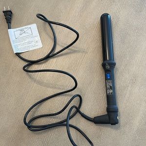 Nume 1.25” curling wand